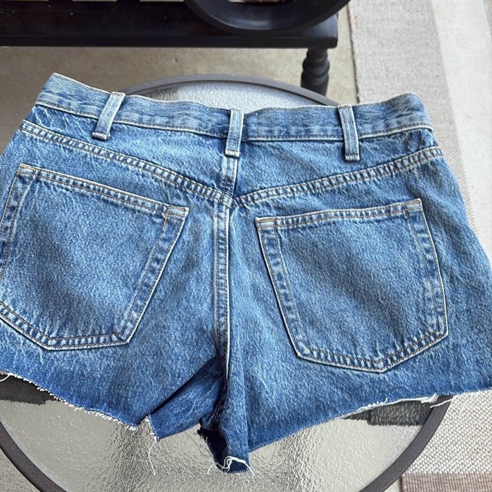 NWT Women's High-Rise Cutoff Mini Jean Shorts - Universal Thread™ Light Wash, 6 - Picture 12 of 13